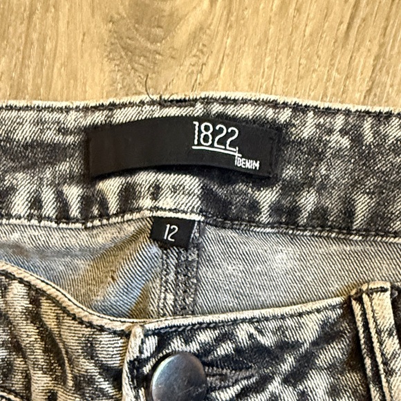1822 Denim Charcoal Skinny Jeans - Picture 2 of 9